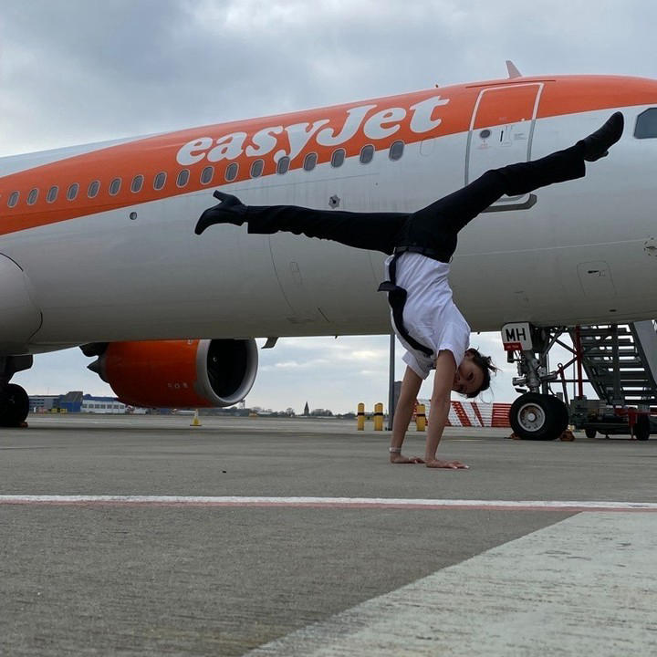 image  1 easyJet - Now that’s a great way to board the aircraft